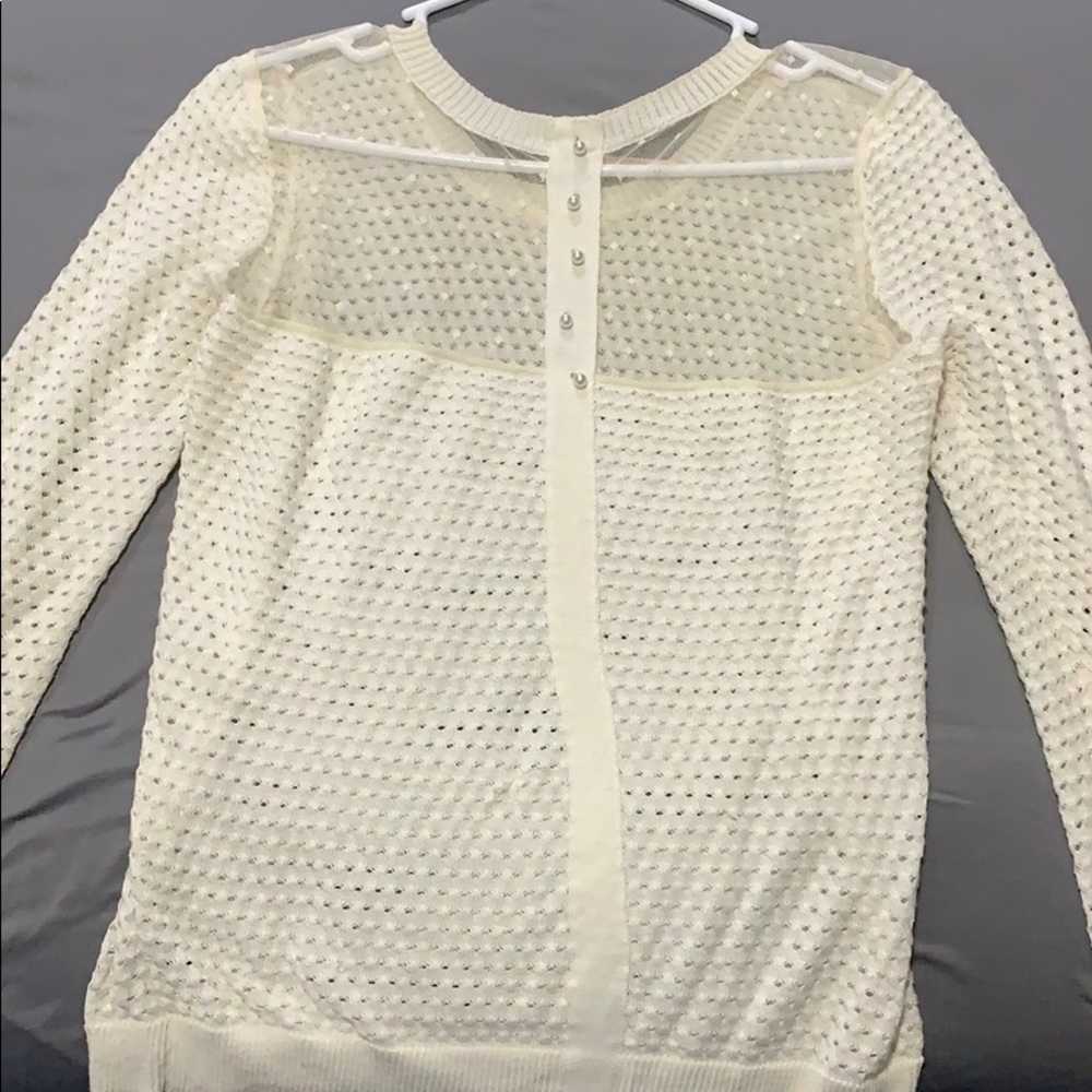 Sweater with pearls